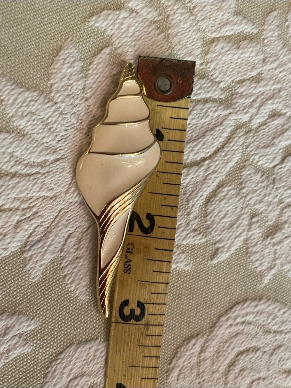 Vintage Trifari Cream and Gold Shell Brooch / Pin artistic enamel beach jewelry
